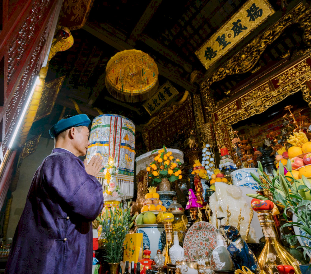 Du khách có thể hành lễ, cầu bình an